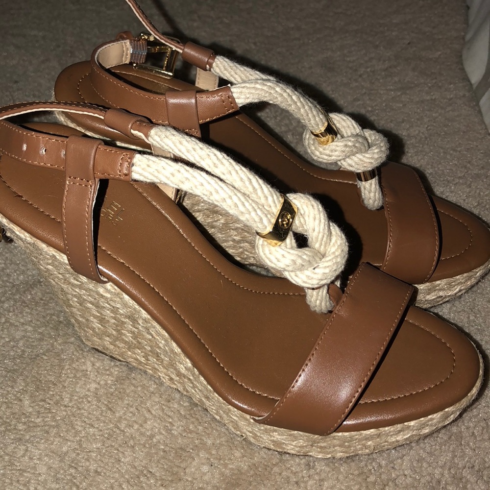 MK wedges new